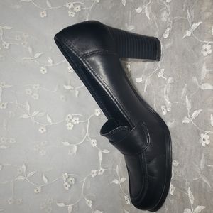 Mary Poppins women's black  leather  heels size 7.